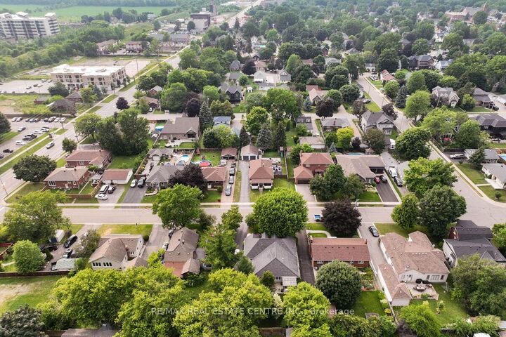Property Photo:  33 Miles Street  ON L9T 1E5 