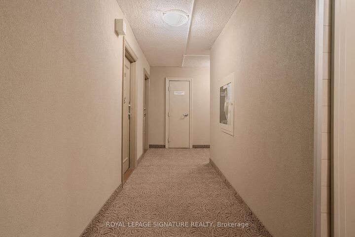 Property Photo:  975 Warwick Court 1608  ON L7T 3Z7 