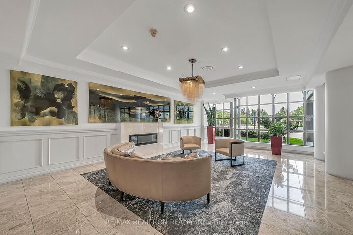 Property Photo: 7 Townsgate Drive 810 ON L4J 7Z9