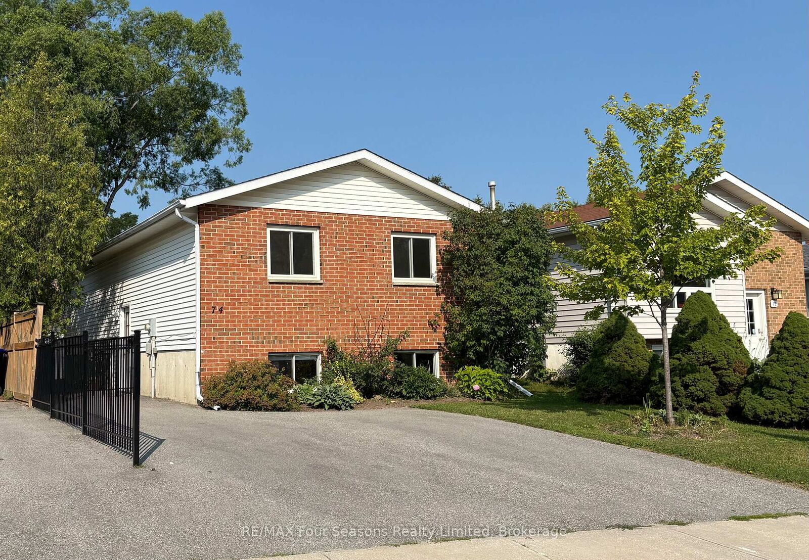 Property Photo:  74 Telfer Road  ON L9Y 4S2 