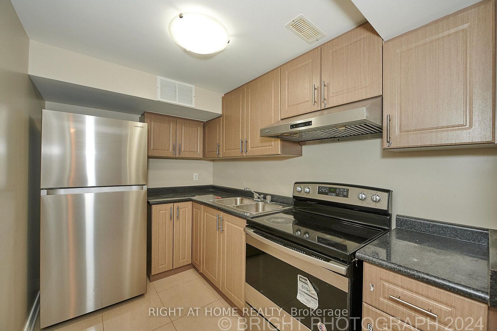 Property Photo:  36 Ladner Drive  ON M2J 3Z7 