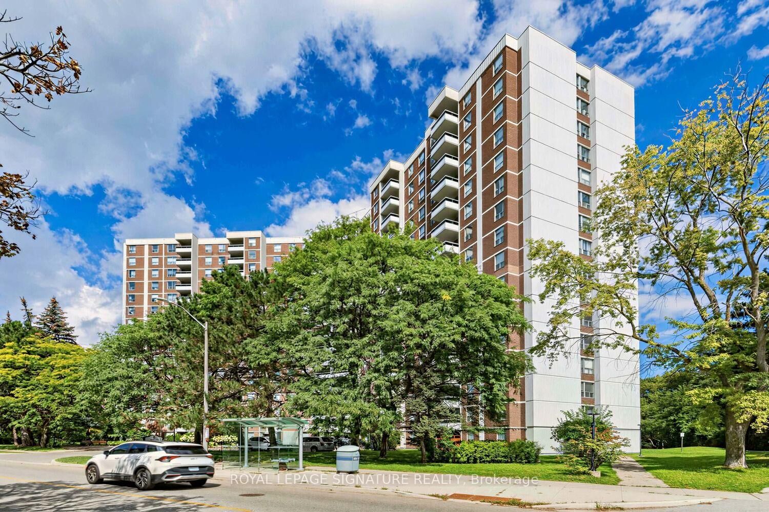 Property Photo:  5 Shady Golf Way 510  ON M3C 3A5 