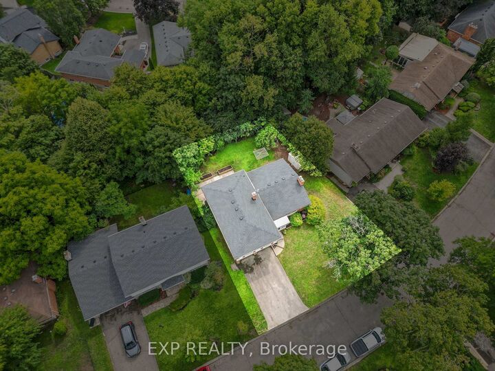 Property Photo: 47 Glenburnie Crescent ON N5X 2A1