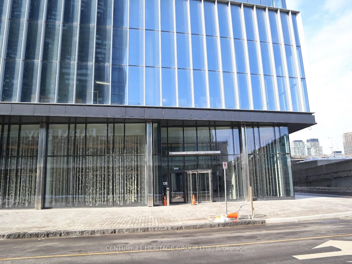 Property Photo:  138 Downes Street 2705  ON M5E 0E4 