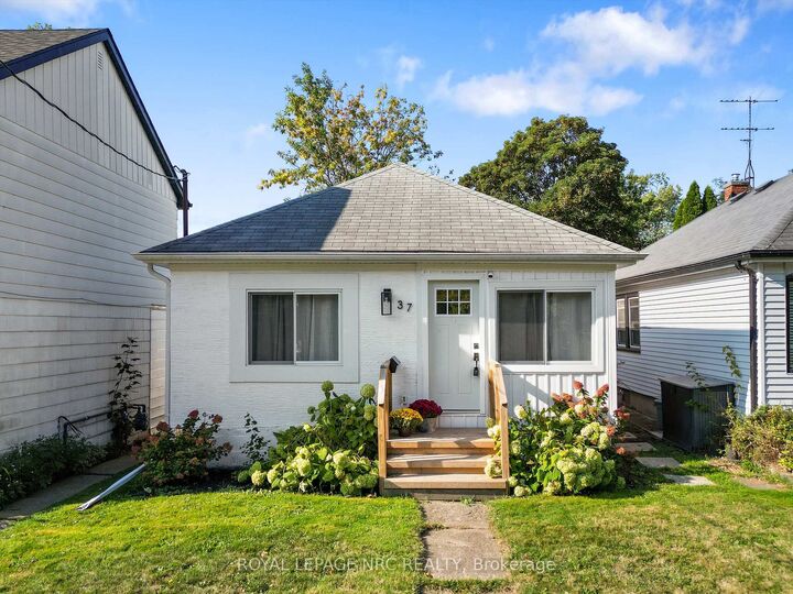 Property Photo:  37 Lock Street  ON L2N 5B8 