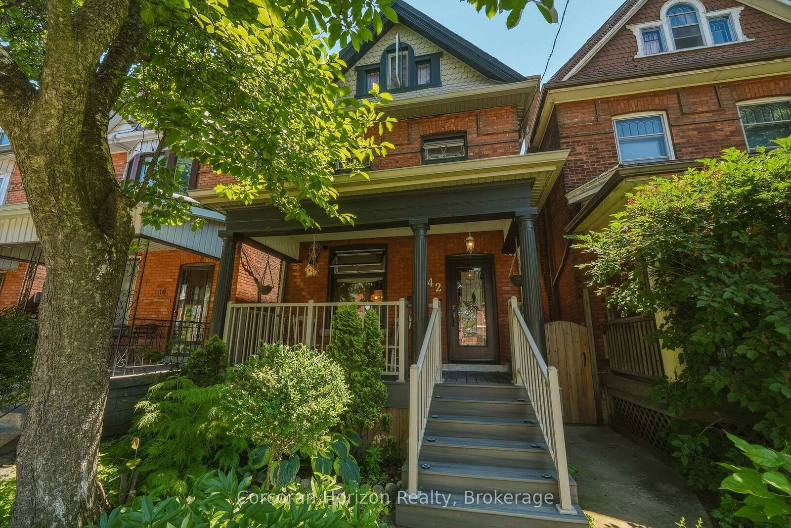 Property Photo:  42 Nightingale Street  ON L8L 1R8 