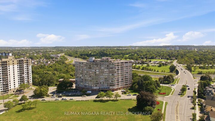 Property Photo:  7 Gale Crescent 411  ON L2R 7M8 