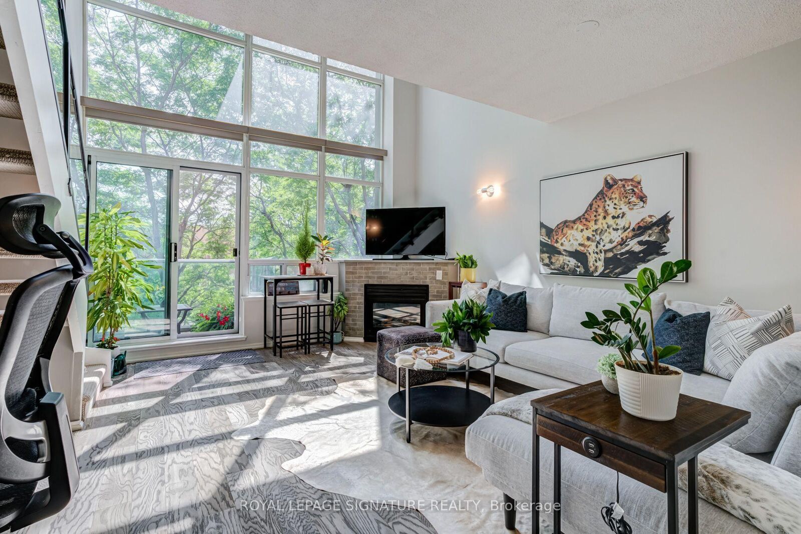 Property Photo: 200 Manitoba Street 203 ON M8Y 3Y9