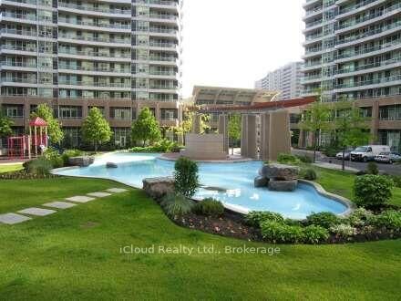 Property Photo:  33 Elm Drive 1304  ON L5B 4M2 