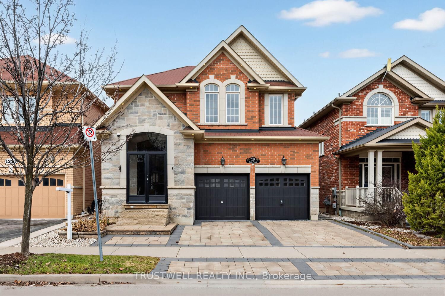 Property Photo:  1295 Sim Place  ON L9T 8M3 