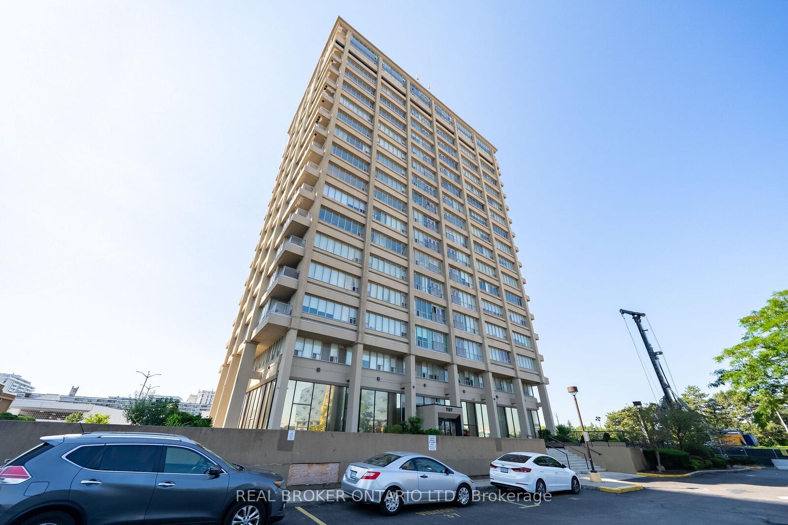 Property Photo:  797 Don Mills Road 1106  ON M3C 1V1 