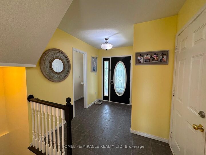 Property Photo:  50 Buckingham Street  ON L9W 5H7 