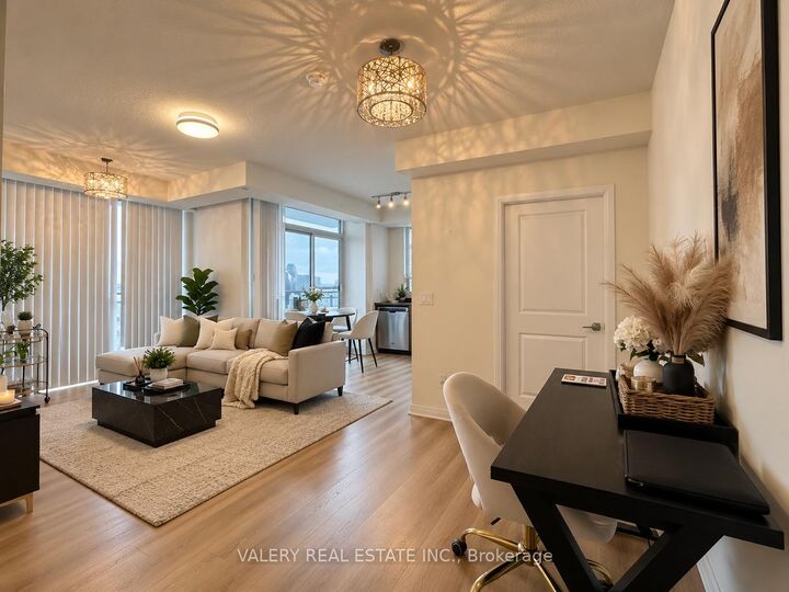Property Photo:  55 Eglinton Avenue W 1209  ON L5R 0E4 