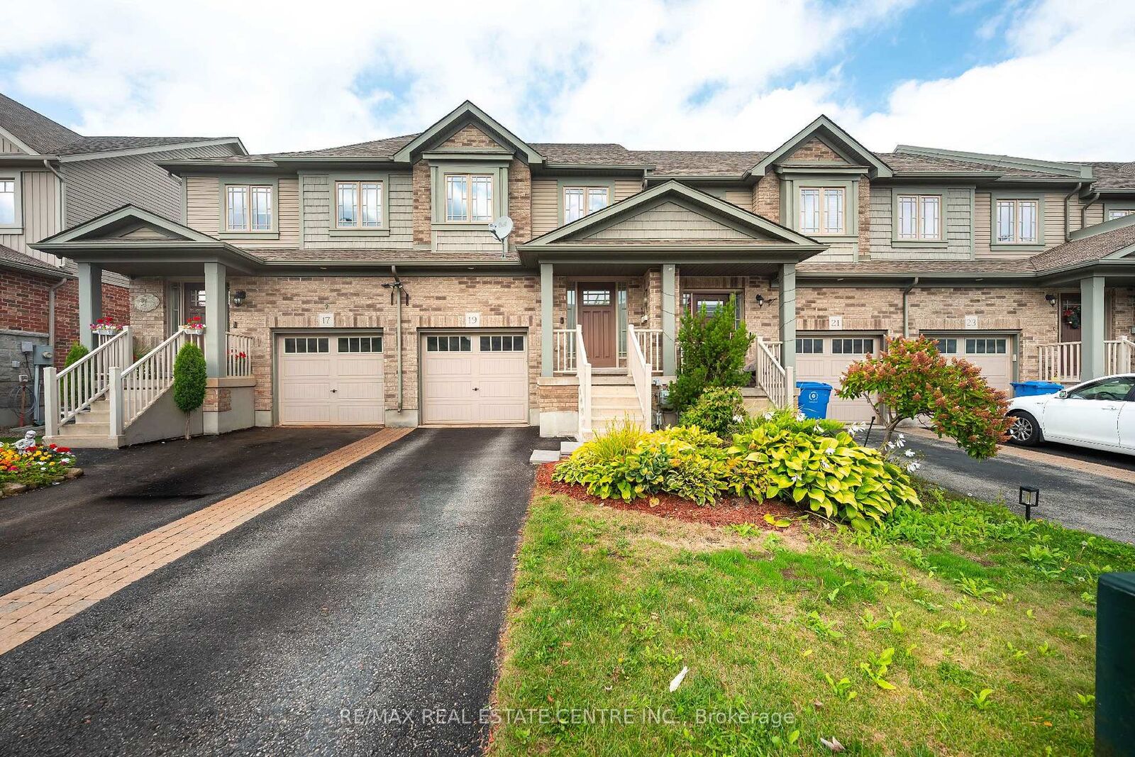 Property Photo:  19 Laverty Crescent  ON L9W 6T1 