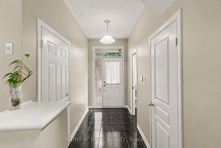 Property Photo:  623 Wild Shore Crescent  ON K1V 1T3 