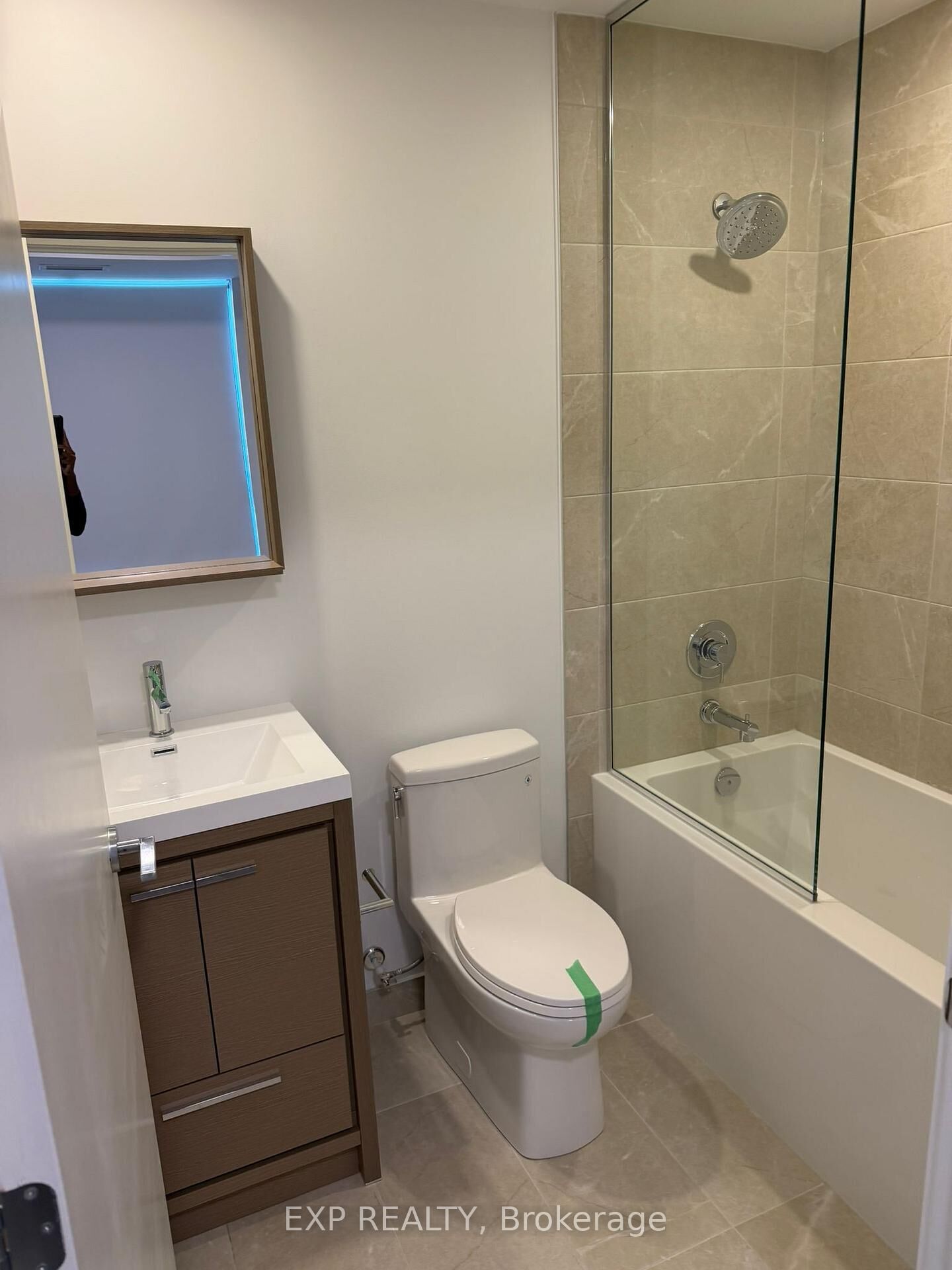 Property Photo:  