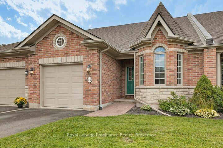 Property Photo:  25 Heartwood Drive 14  ON K8P 5M2 