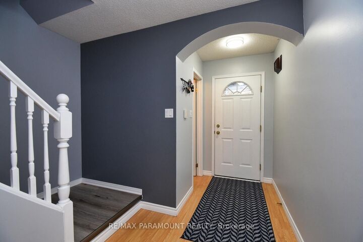 Property Photo:  48 Newport Drive  ON N3H 5P7 