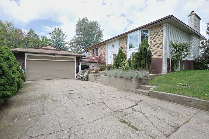 Property Photo:  9997 Edward Street  ON N0M 2L0 
