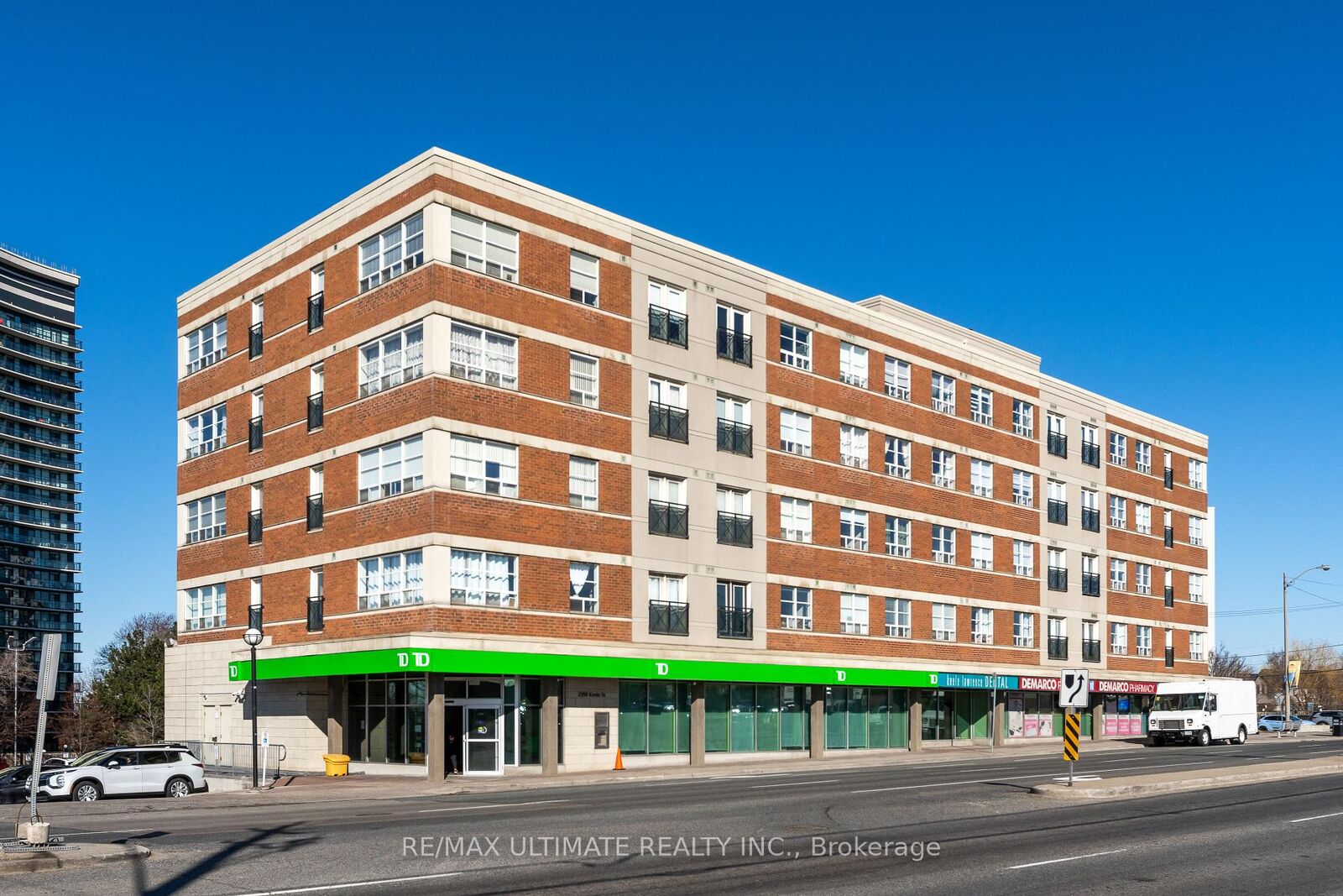 Property Photo:  1415 Lawrence Avenue W 406  ON M6L 1A9 