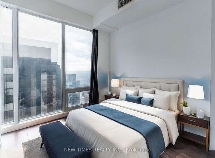 Property Photo:  125 Blue Jays Way 5305  ON M5V 0N4 