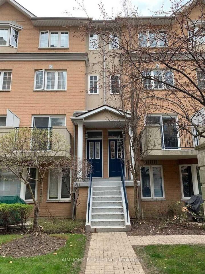 Property Photo:  28 Sommerset Way 1530  ON M2N 6W7 