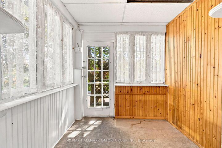 Property Photo:  1390 Davenport Road  ON M6H 2G9 