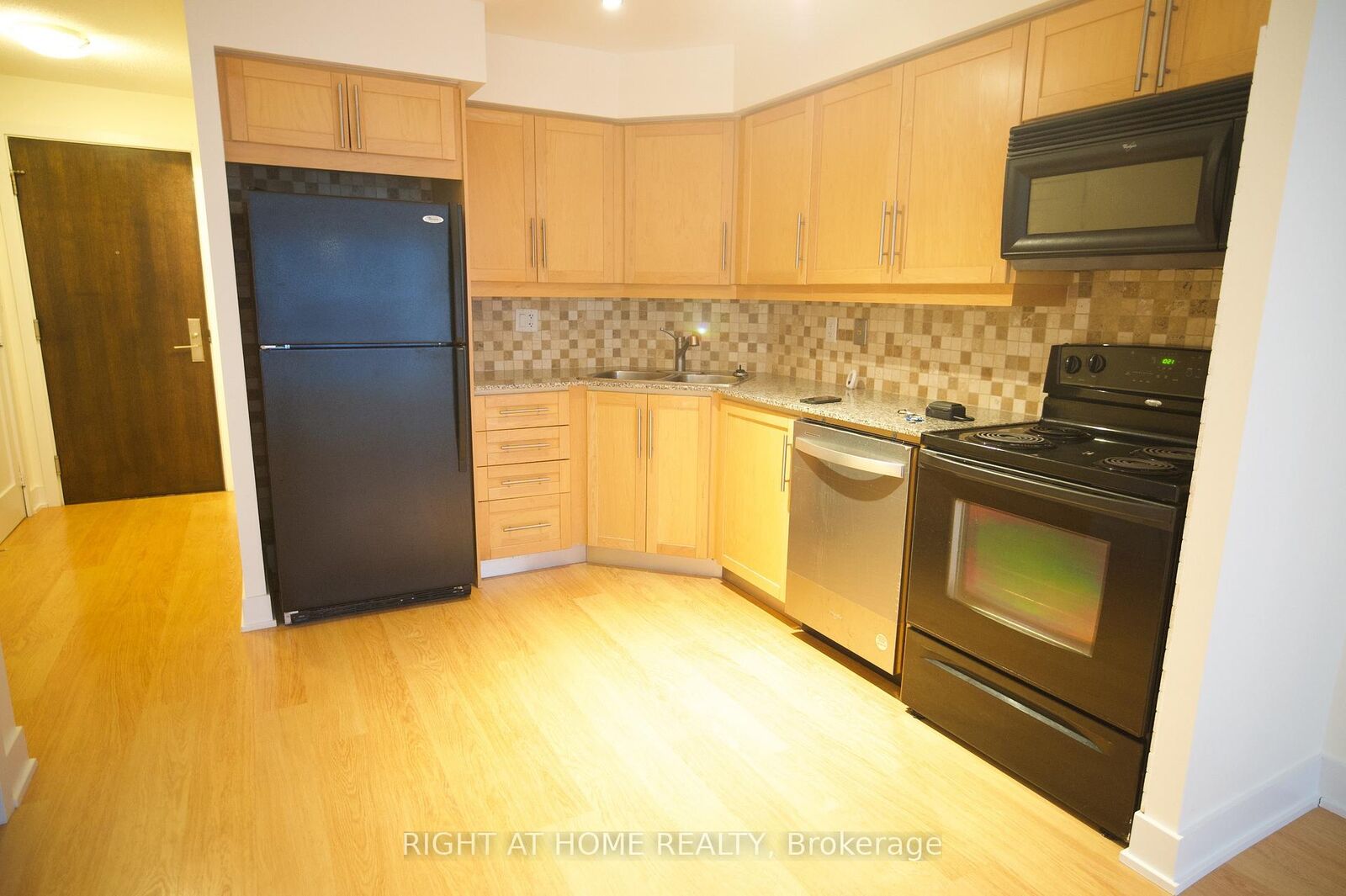 Property Photo: 20 Blue Jays Way N/A ON M5V 3T3