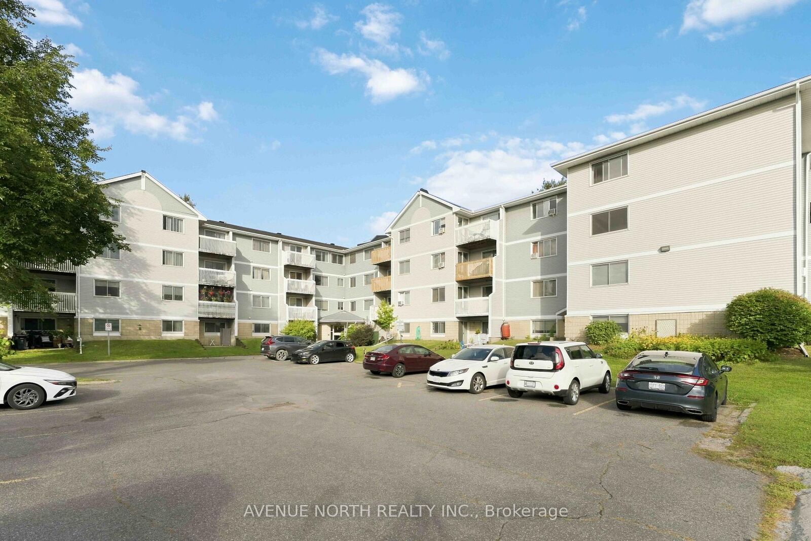 Property Photo:  212 Viewmount Drive 210  ON K2E 7X2 