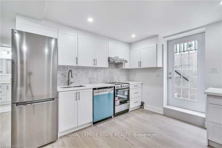 Property Photo:  216 Ravenbury Drive 2  ON L8W 2J1 