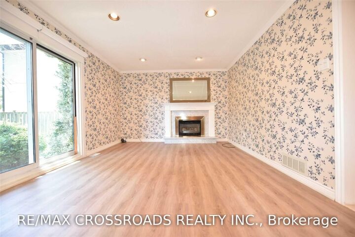 Property Photo:  52 Emmeloord Crescent  ON L3R 1P8 