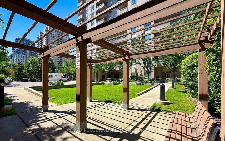 Property Photo:  35 Empress Avenue 504  ON M2N 6T3 