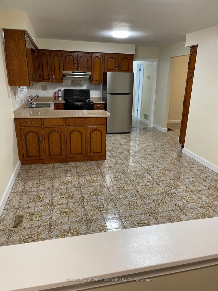 Property Photo:  106 Trowell Avenue Main  ON M6M 1L7 