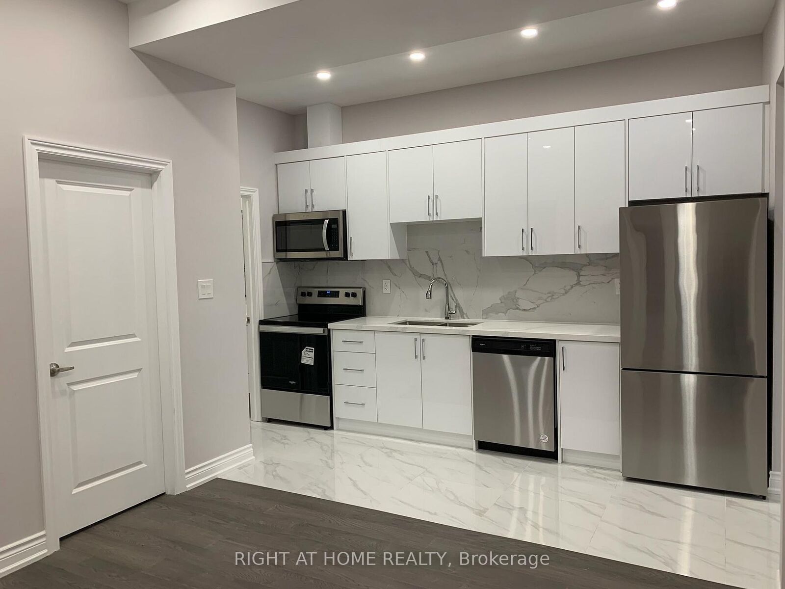 Property Photo:  57 Brunswick Avenue Main Floor Unit  ON M5S 2L8 