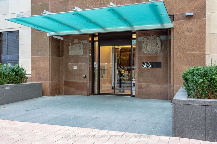 Photo de la propriété:  88 Scott Street 4308  ON M5E 0A9 