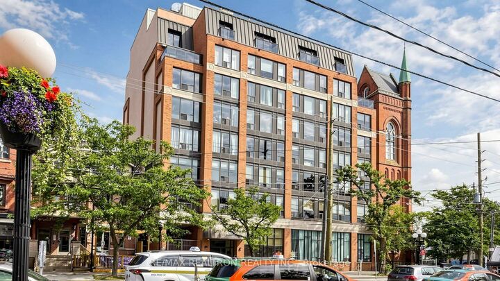 Property Photo:  456 College Street 806  ON M6G 4A3 