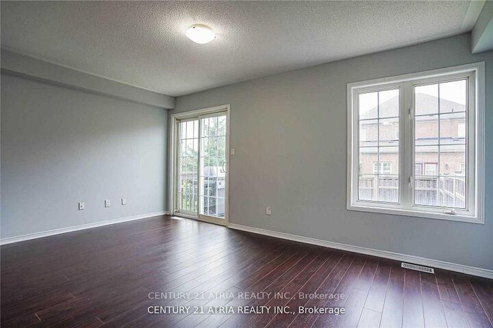 Property Photo:  1424 Rennie Street Upper  ON L1K 0N8 