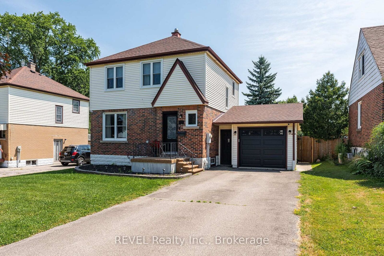 Property Photo: 5682 Hanan Avenue ON L2G 4E6