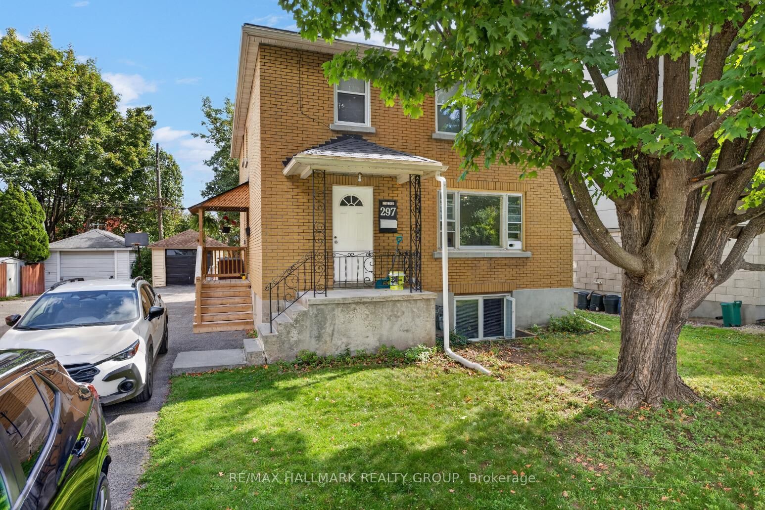 Property Photo:  297 Royal Avenue 2  ON K2A 1T6 