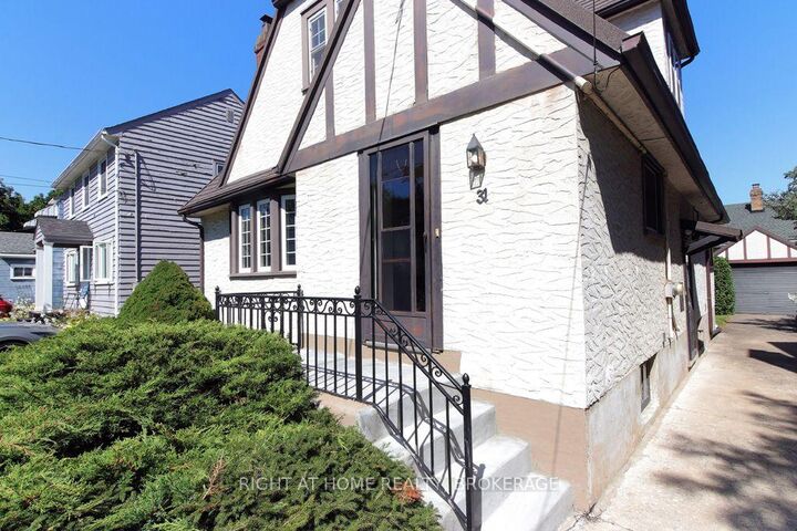 Property Photo:  31 Stuart Avenue  ON L2R 1M8 