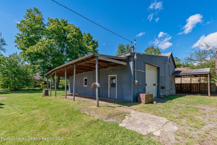 Property Photo:  105 Orchard  NY 12486 