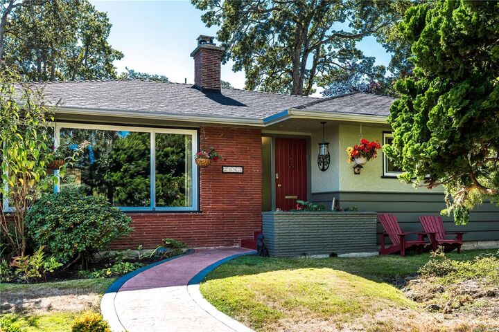 Property Photo:  2083 Renfrew Rd  BC V8P 1S3 