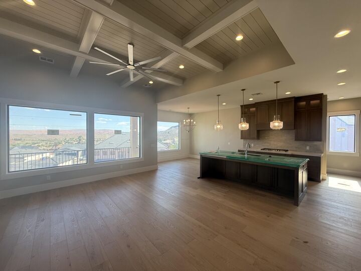 Property Photo: 1948 N Rimview Dr UT 84780