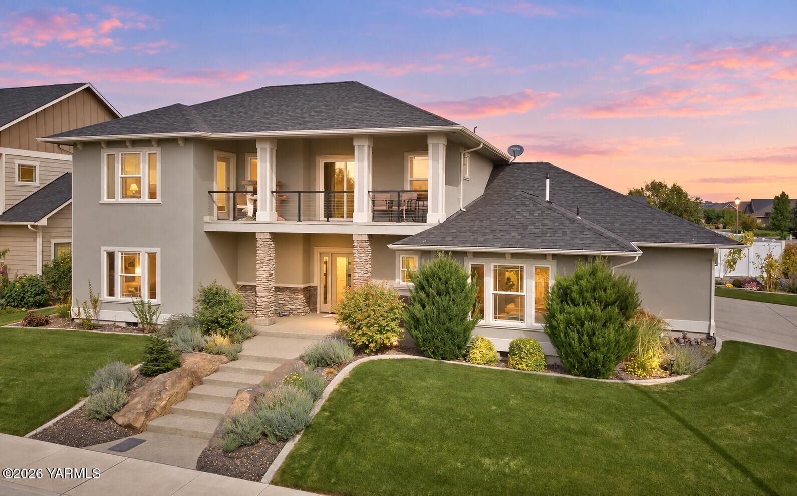 Property Photo:  2012 S 87th Ave  WA 98903 