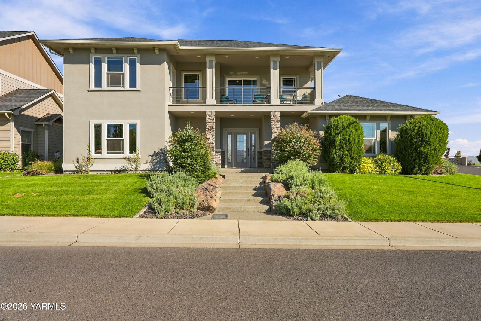 Property Photo: 2012 S 87th Ave WA 98903