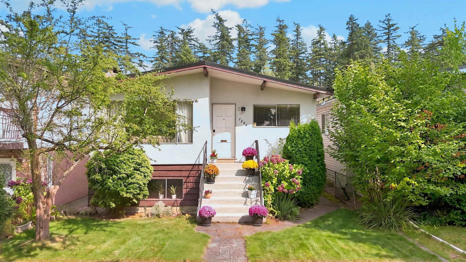 Property Photo:  5884 Ormidale Street  BC V5R 4R3 