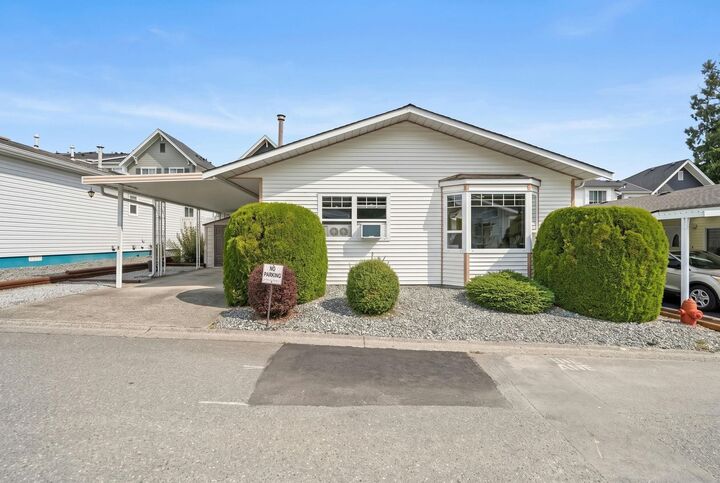 Property Photo: 8078 King George Boulevard 6 BC V3W 5B5