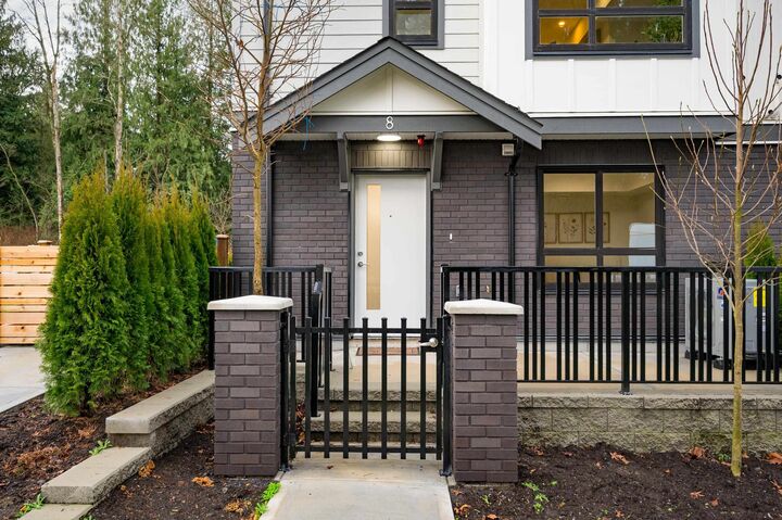 Property Photo:  5993 143 Street 5  BC V3X 0L8 