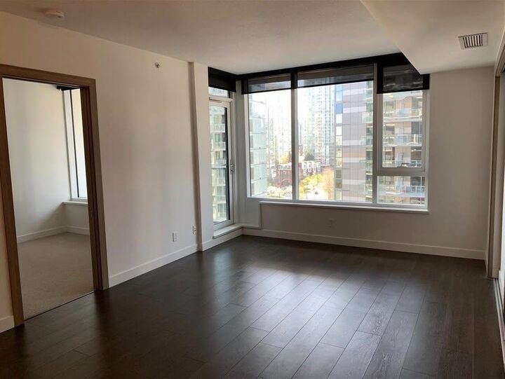 Property Photo:  68 Smithe St 1016  BC V6B 0P4 