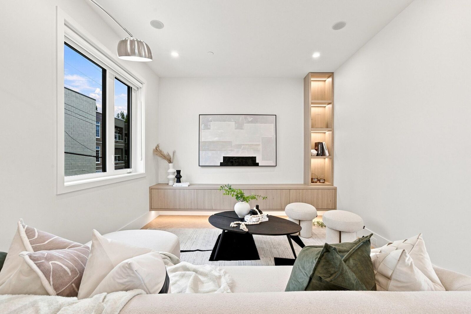 Property Photo:  646 E 23rd Avenue 3  BC V5V 1X8 